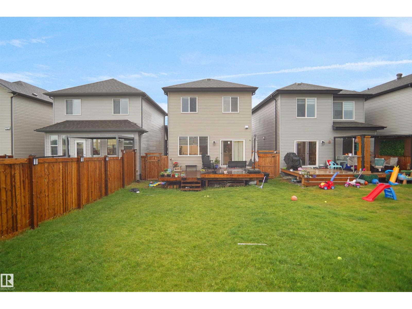 2551 12 AV NW NW — photo 50