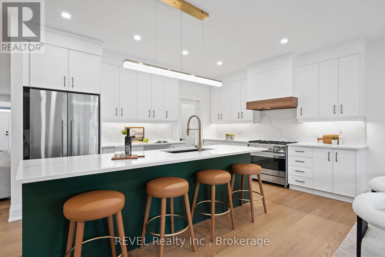 23 ACCURSI CRESCENT - 10