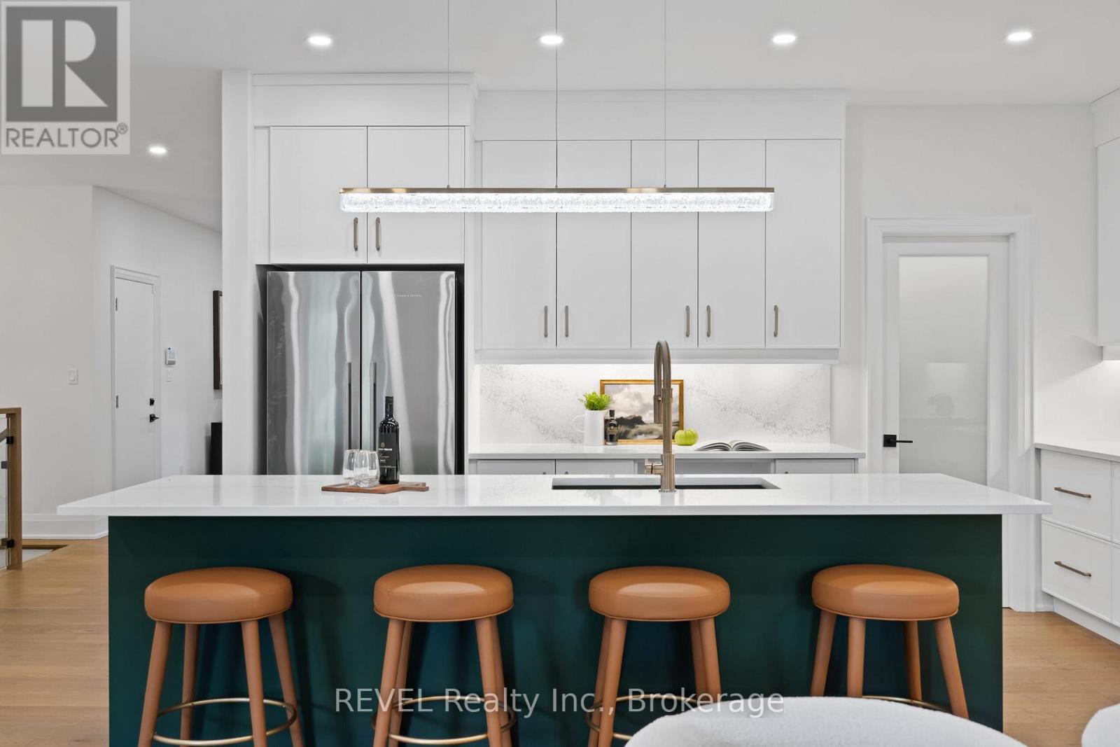 23 ACCURSI CRESCENT - 13