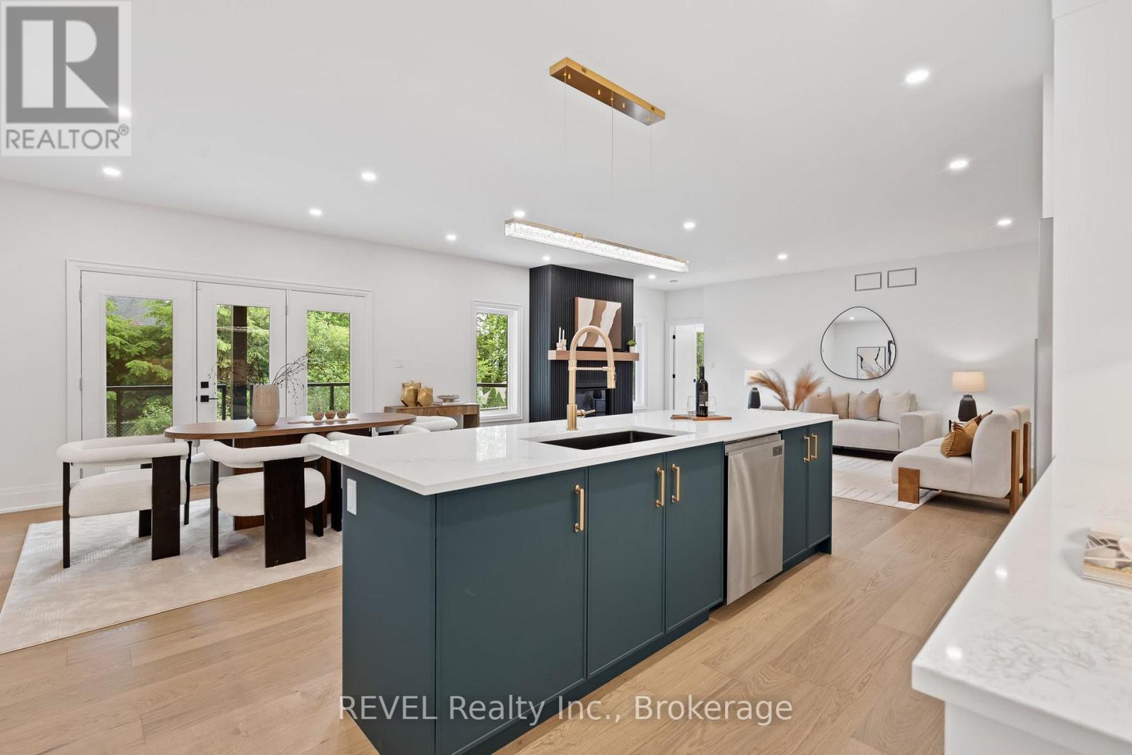 23 ACCURSI CRESCENT - 15