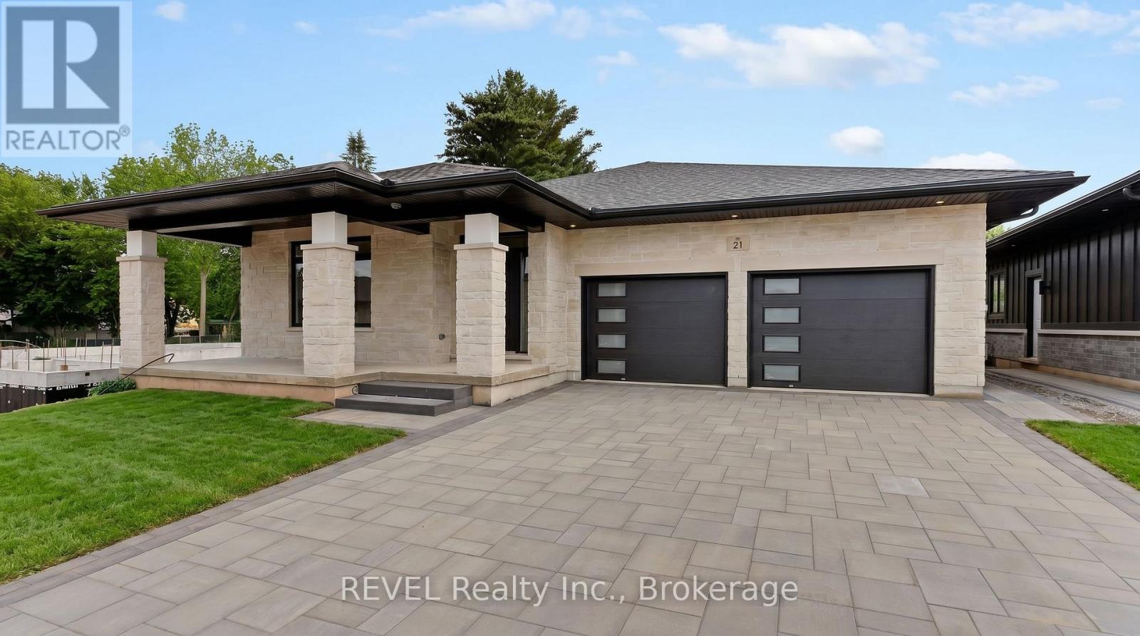 23 ACCURSI CRESCENT - 2