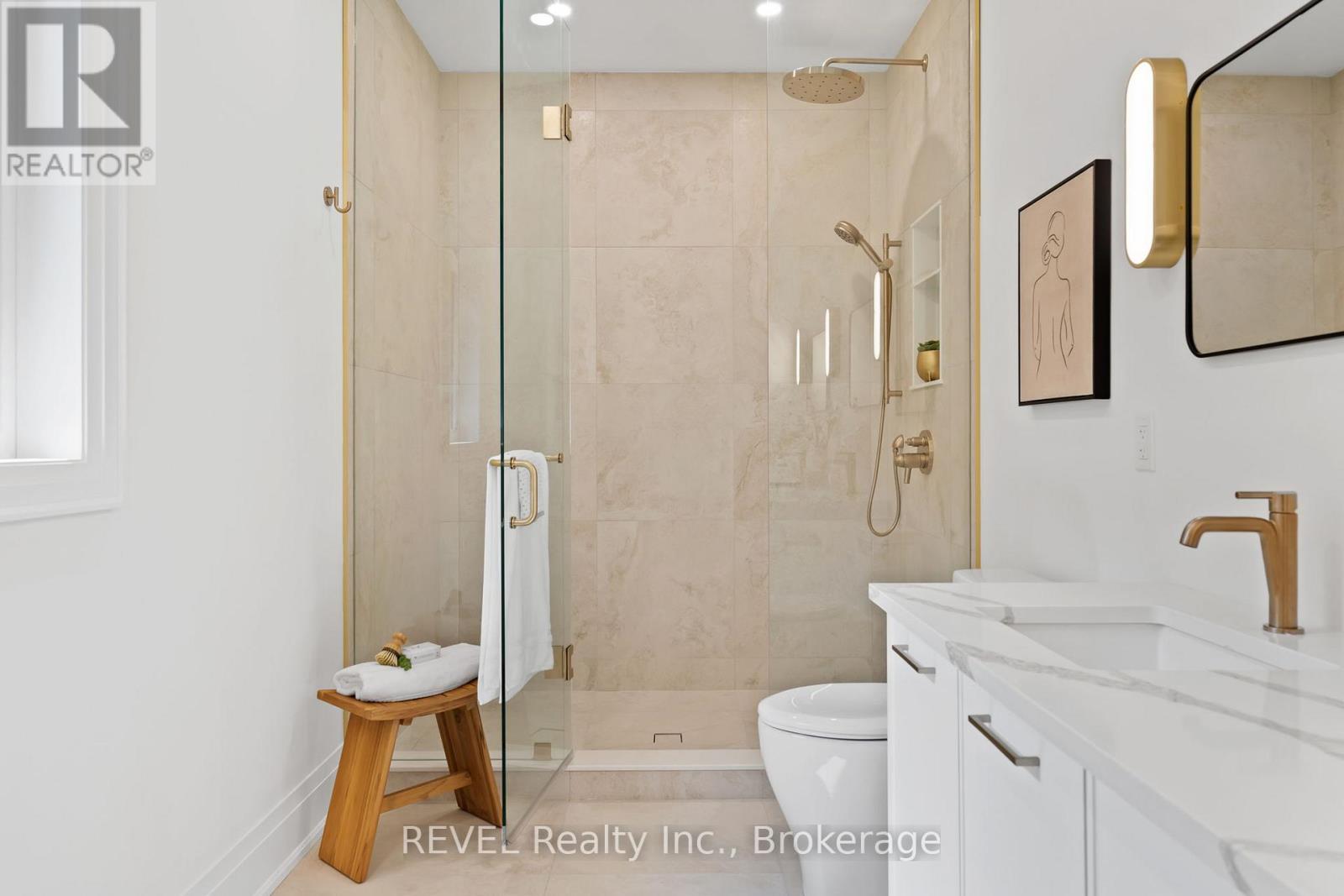 23 ACCURSI CRESCENT - 27