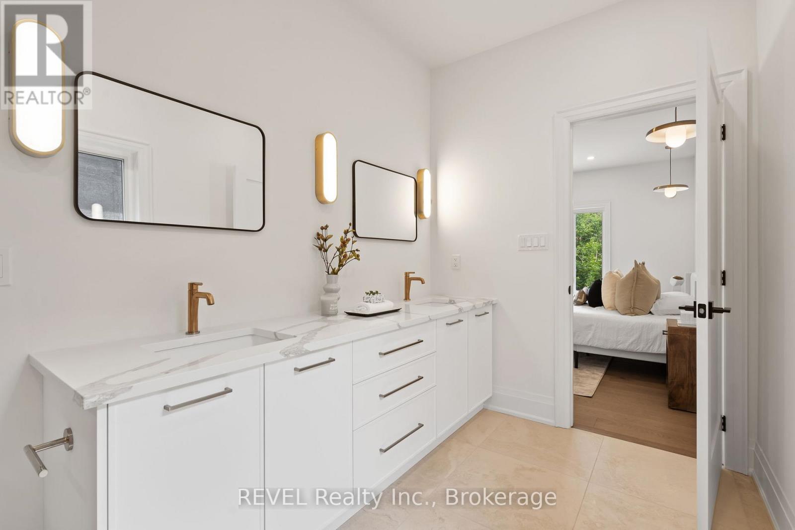 23 ACCURSI CRESCENT - 28