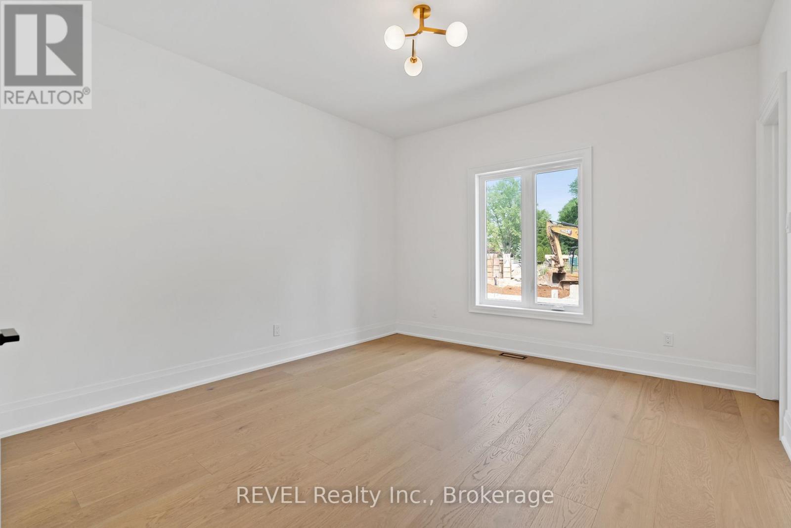 23 ACCURSI CRESCENT - 31