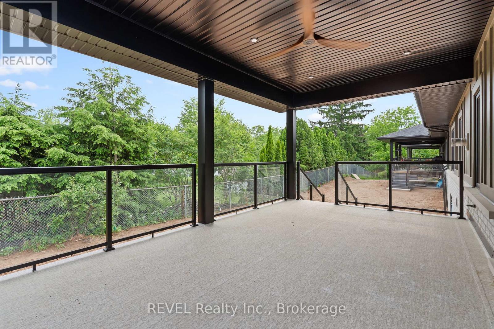 23 ACCURSI CRESCENT - 35