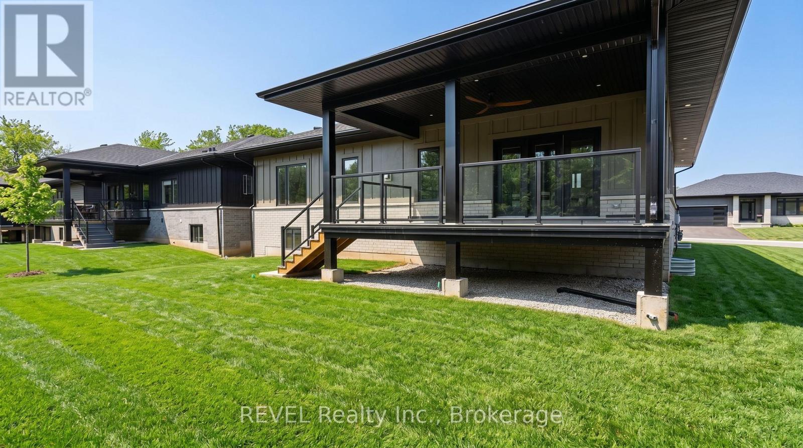 23 ACCURSI CRESCENT - 37