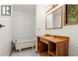 1356 Lands End Rd, North Saanich, BC V8L5K1 Photo 28