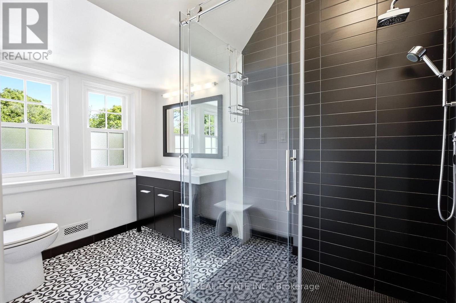 4 RIDGEWOOD ROAD - 27