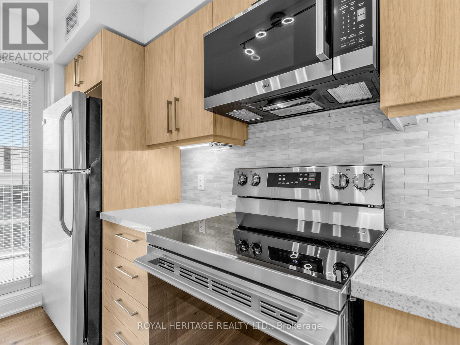#2305 2181 YONGE STREET - 26