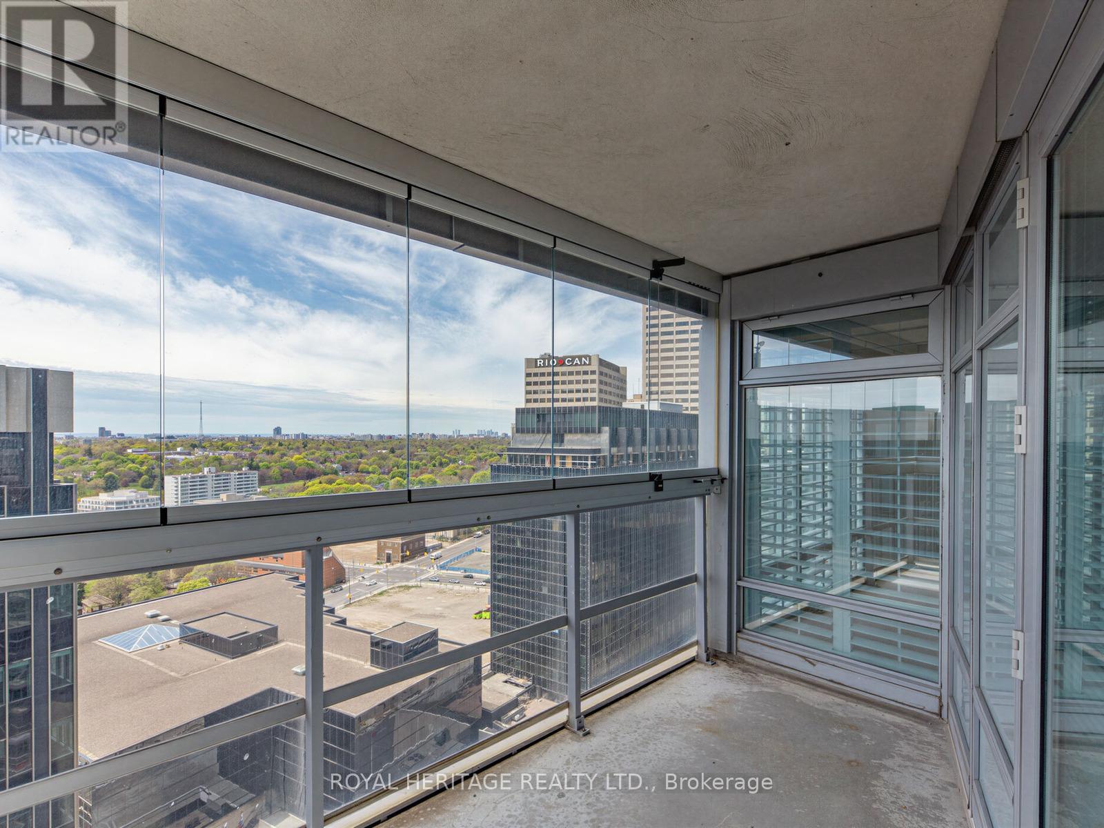 #2305 2181 YONGE STREET - 28