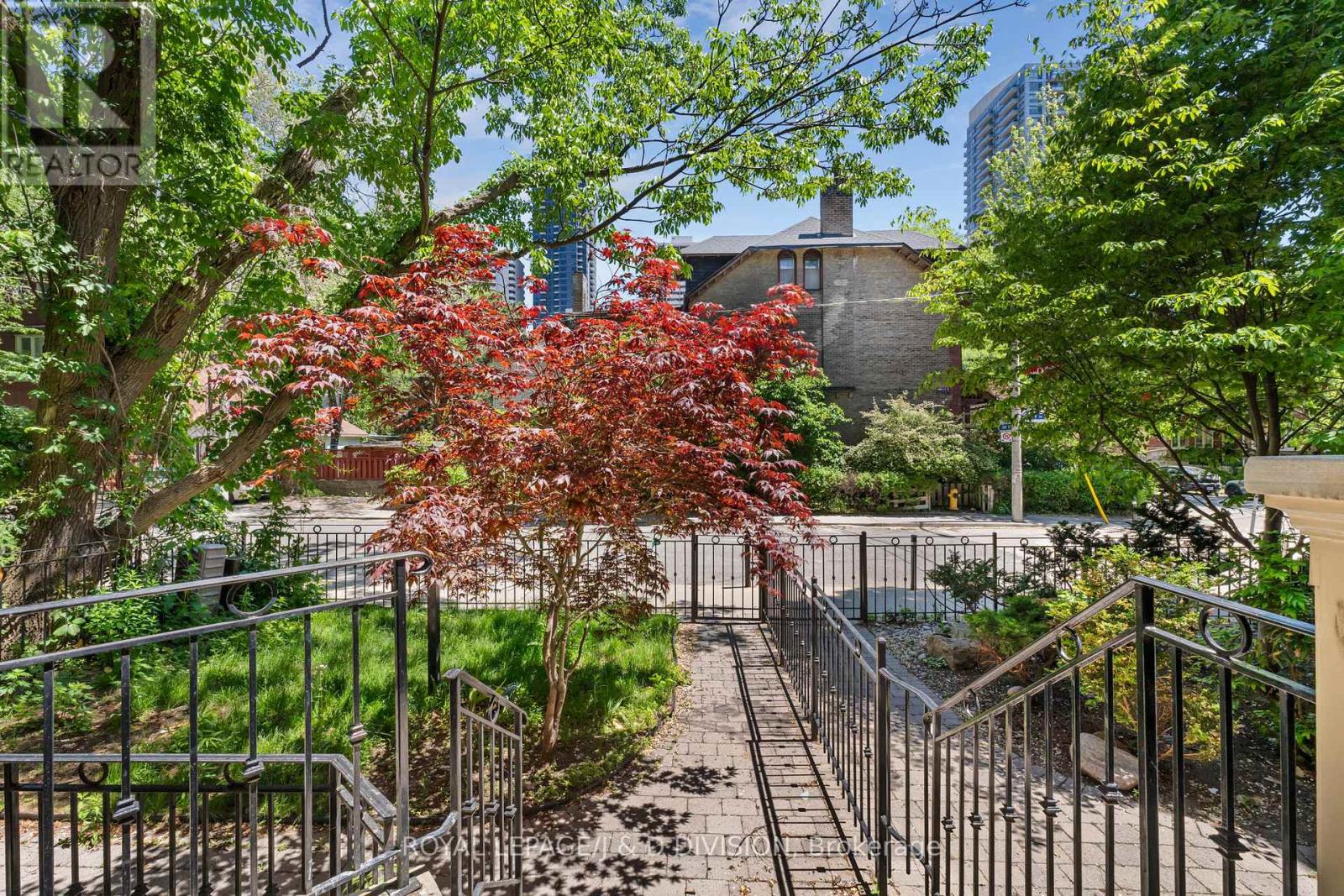 Gated walkway