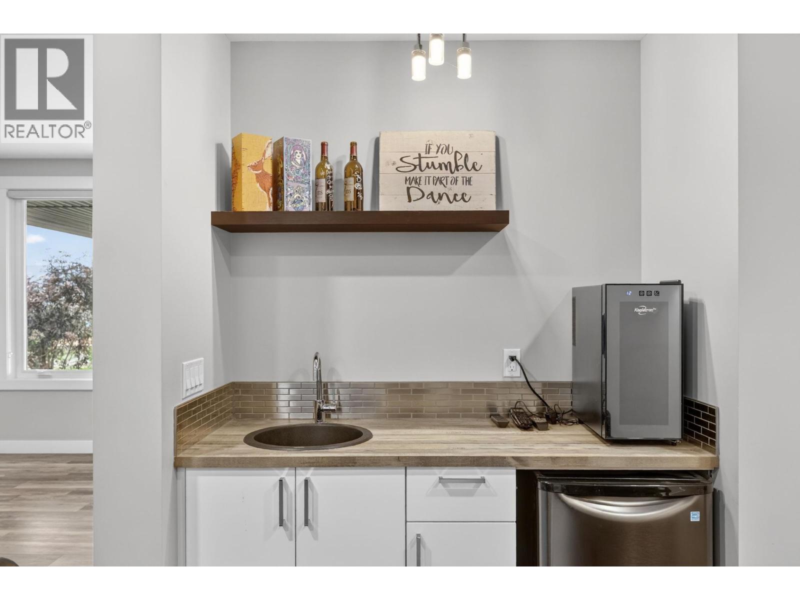 8908 Hampshire Crescent, Vernon