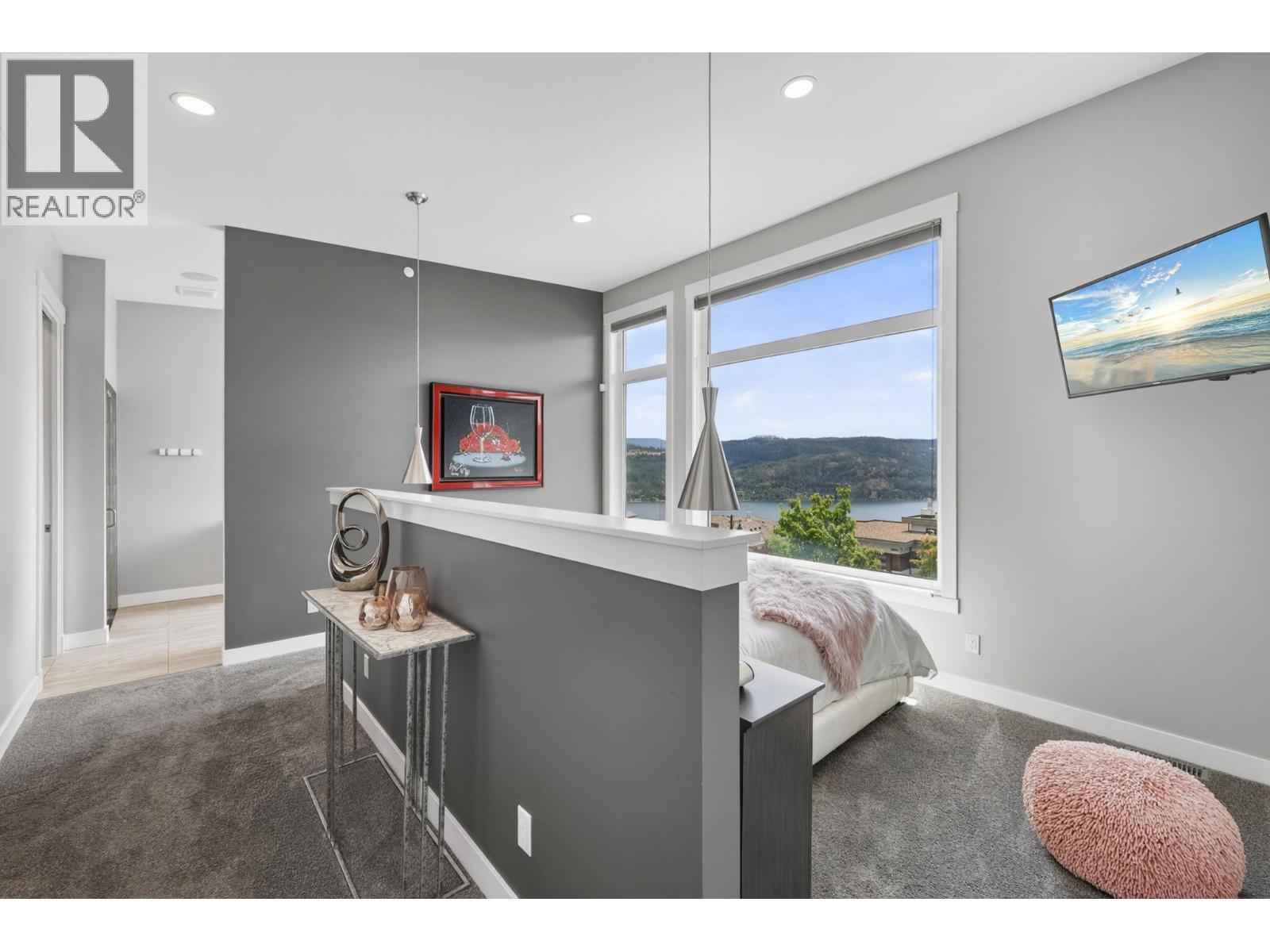 8908 Hampshire Crescent, Vernon