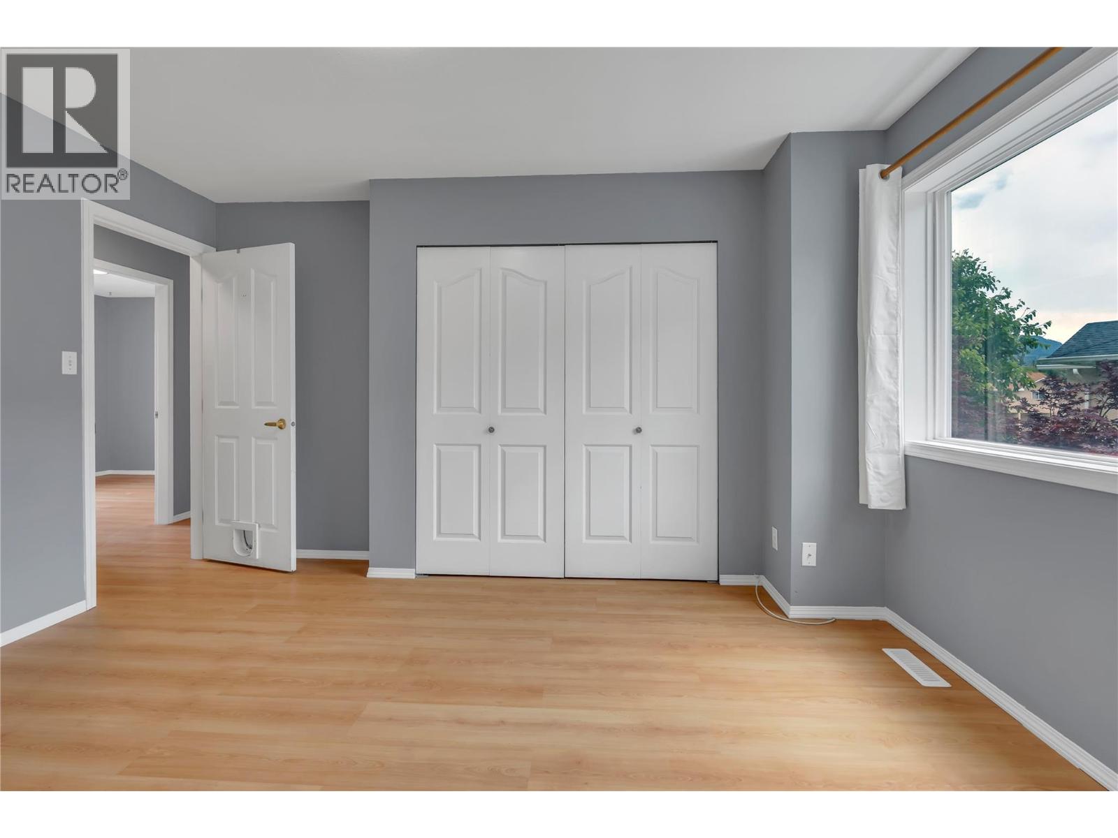 #10 1020 Cedar Street - 9