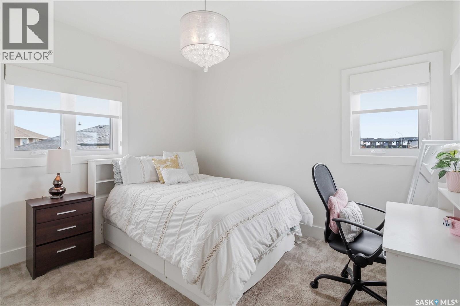 467 MAHABIR CRESCENT — photo 33