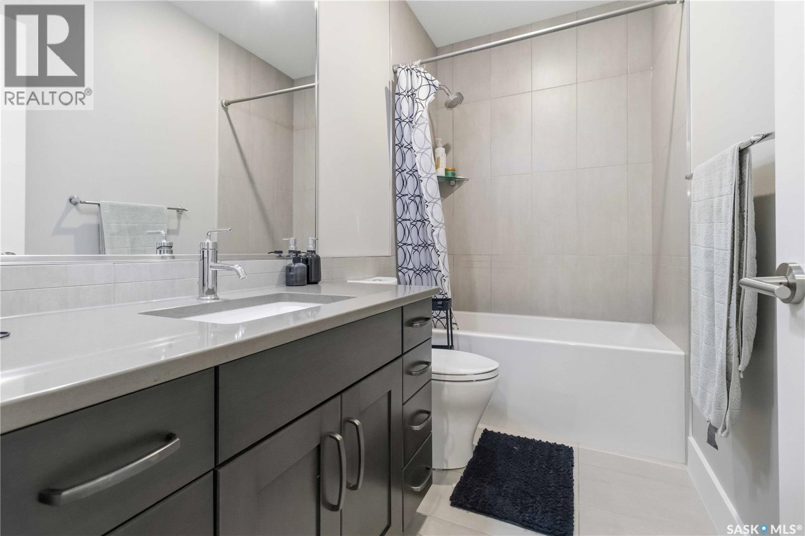 467 MAHABIR CRESCENT — photo 41