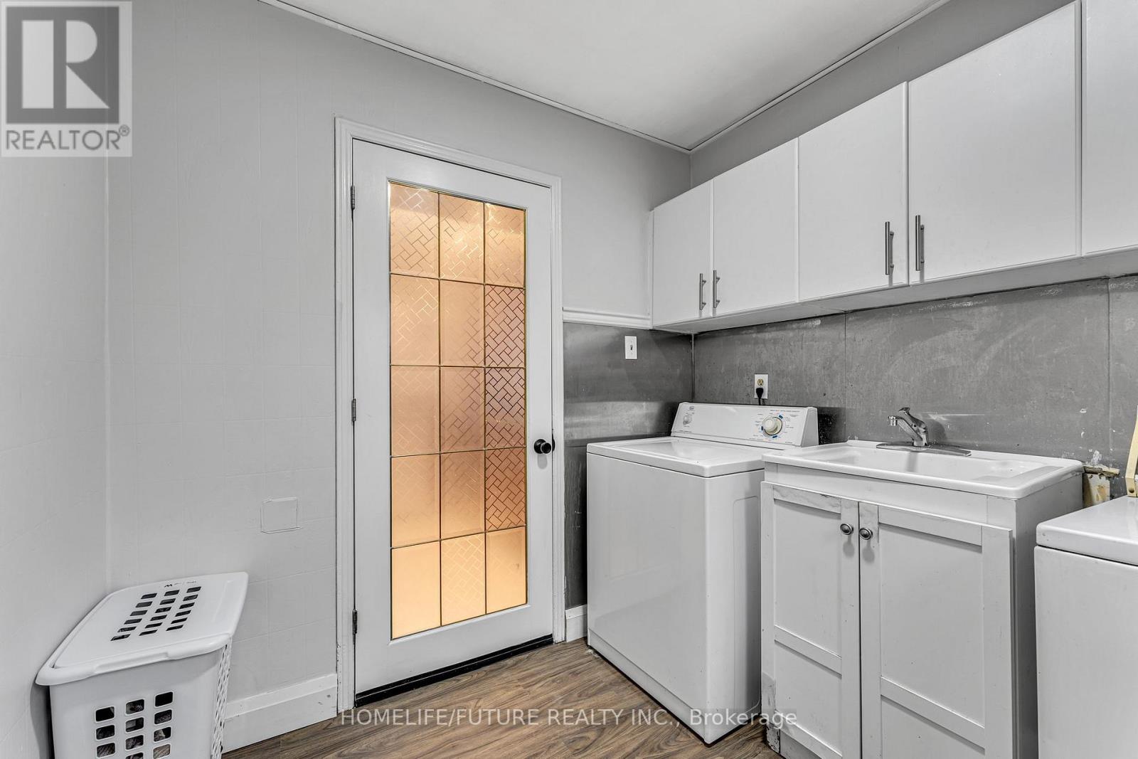 1600 MELMAN STREET - 27