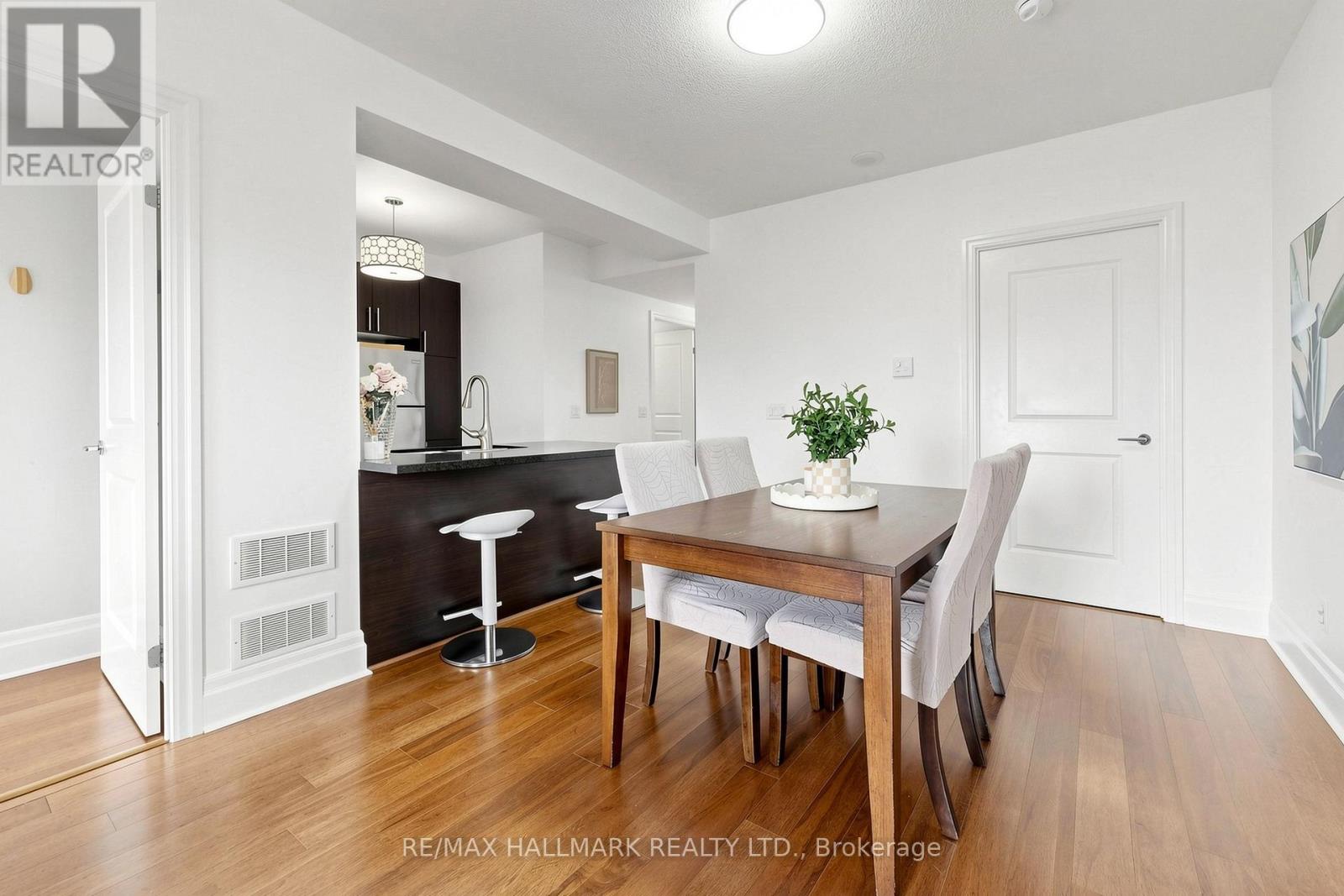 #203 151 UPPER DUKE CRESCENT - 10