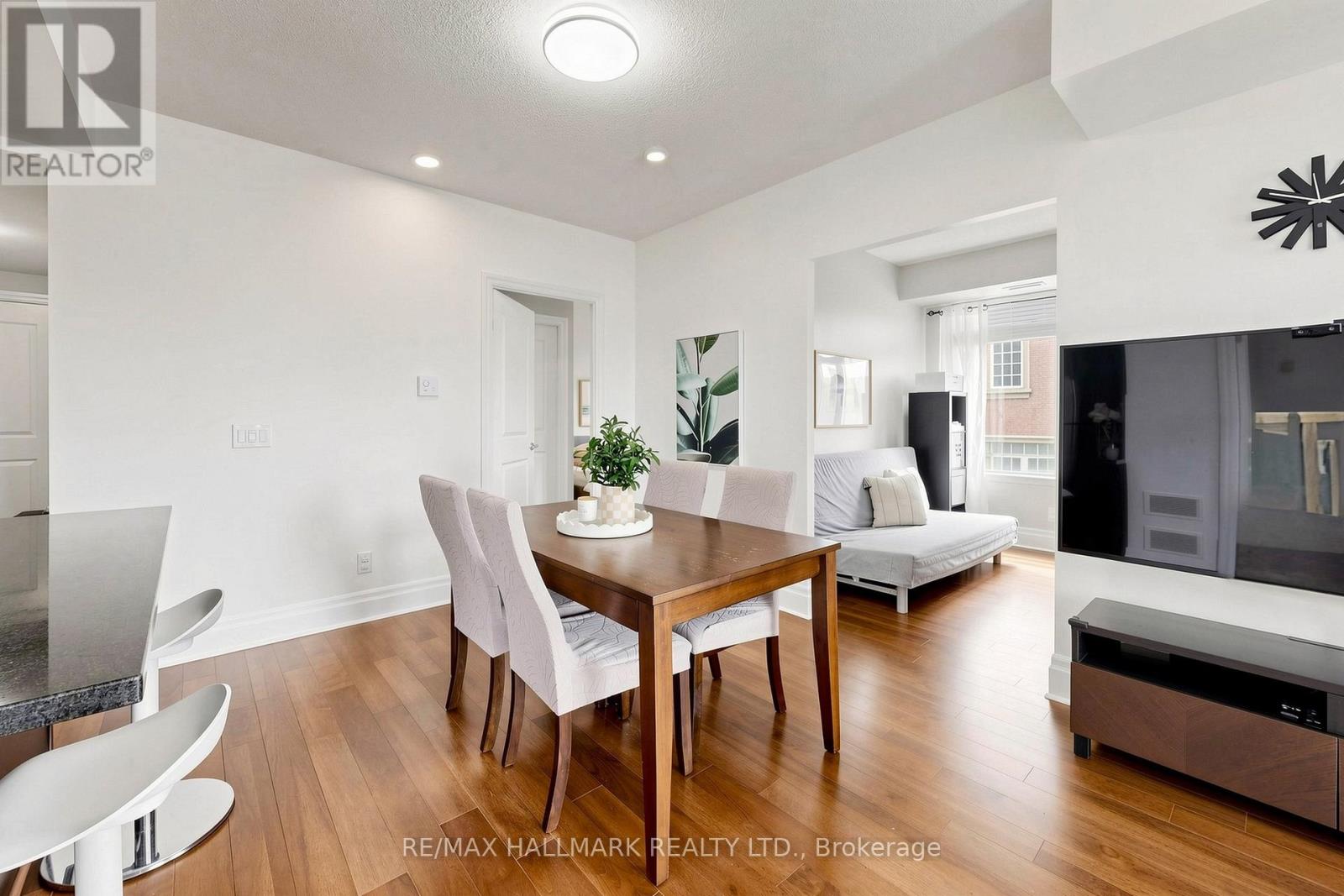 #203 151 UPPER DUKE CRESCENT - 11