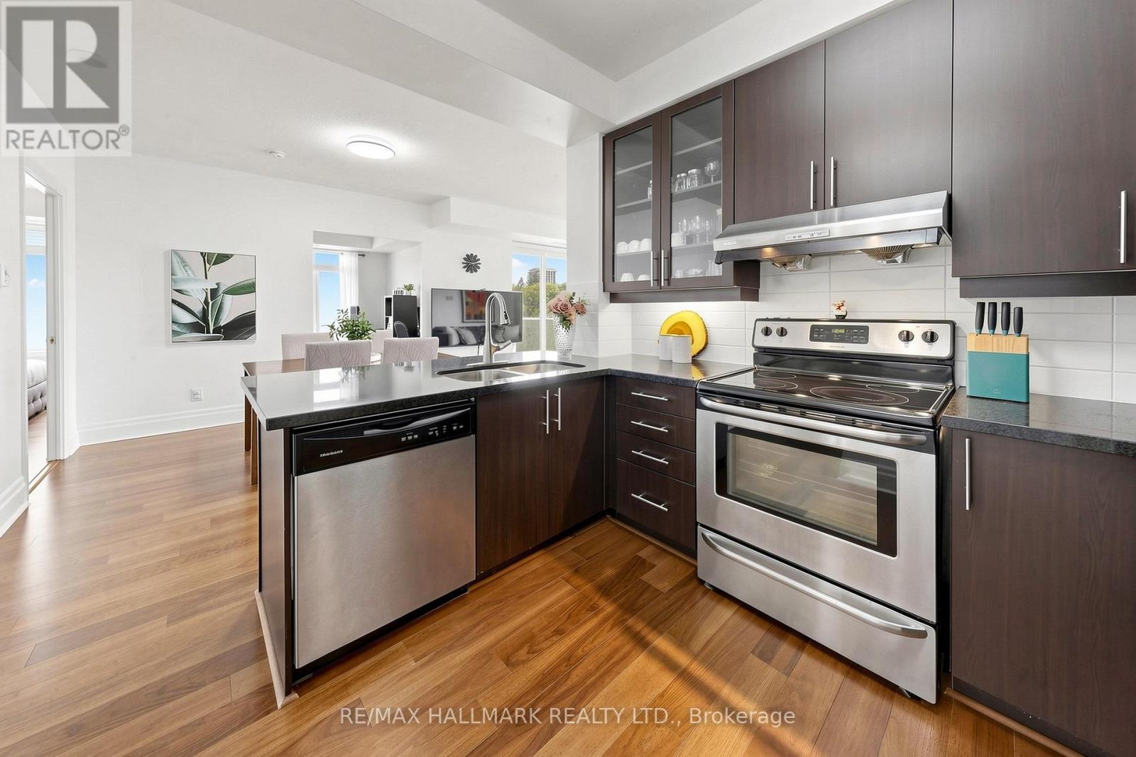 #203 151 UPPER DUKE CRESCENT - 17