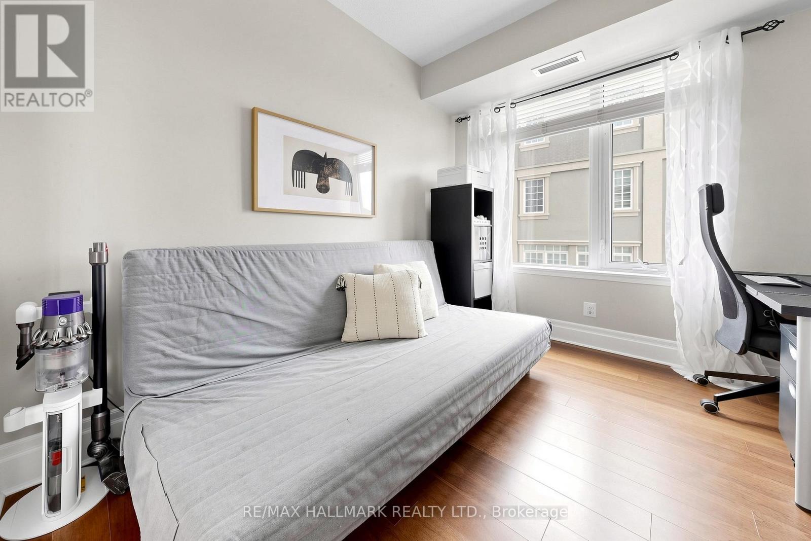 #203 151 UPPER DUKE CRESCENT - 29