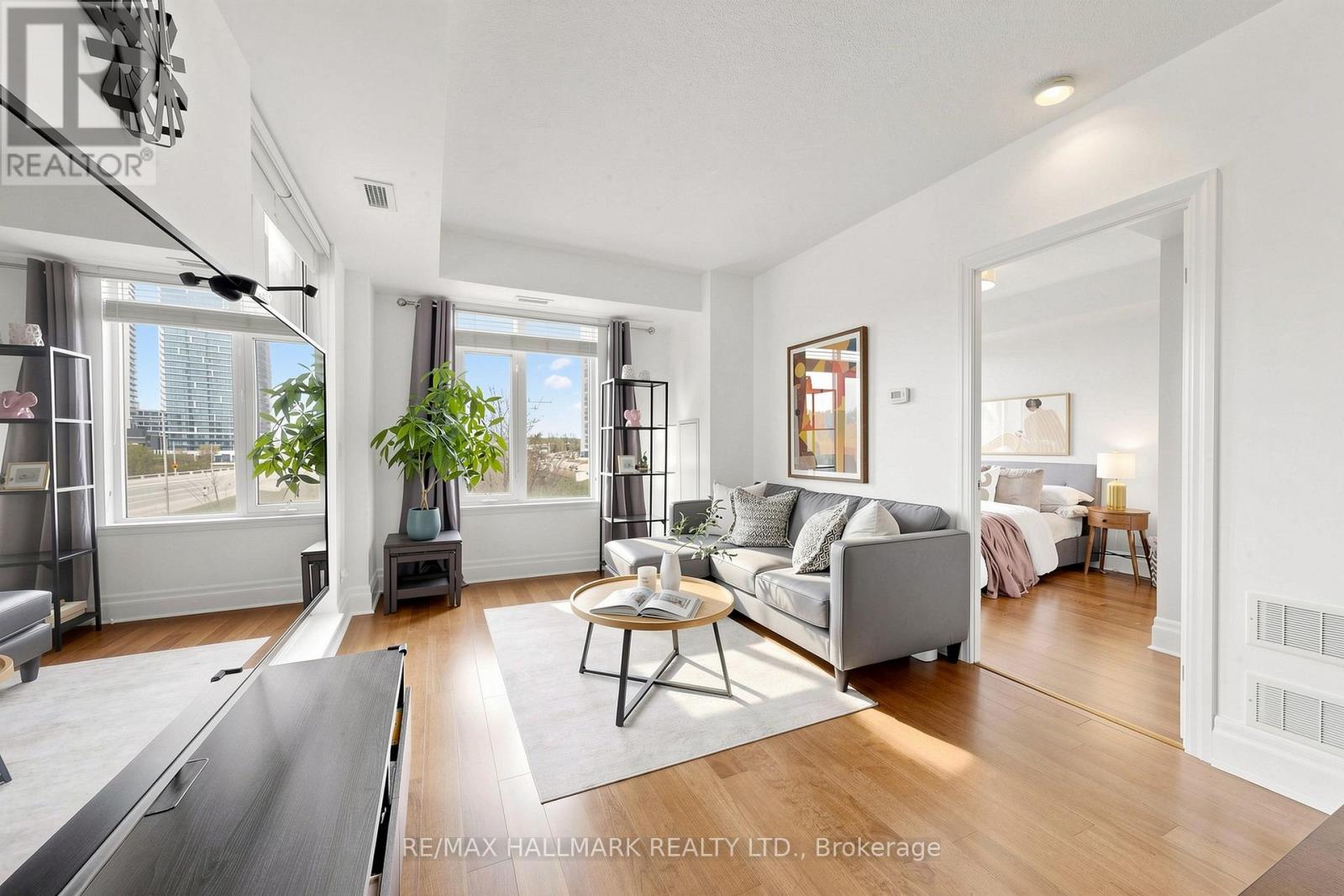 #203 151 UPPER DUKE CRESCENT - 4