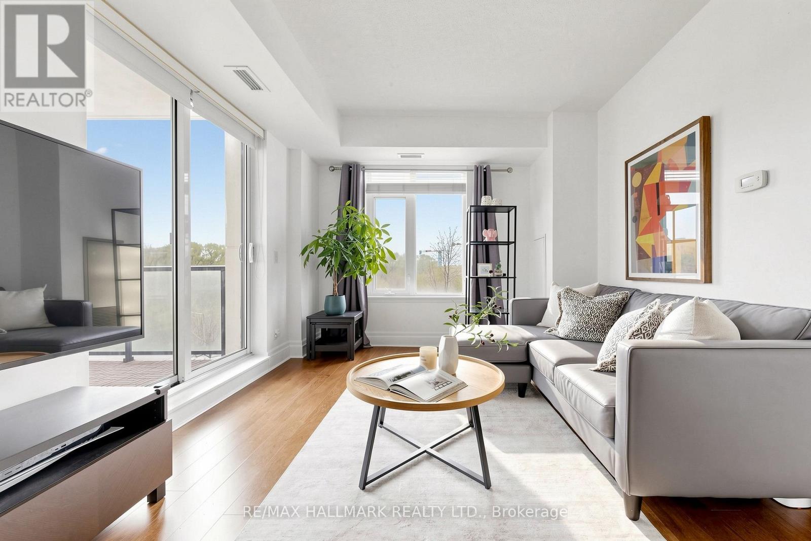 #203 151 UPPER DUKE CRESCENT - 5