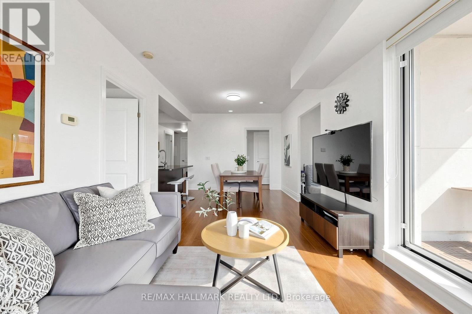 #203 151 UPPER DUKE CRESCENT - 8