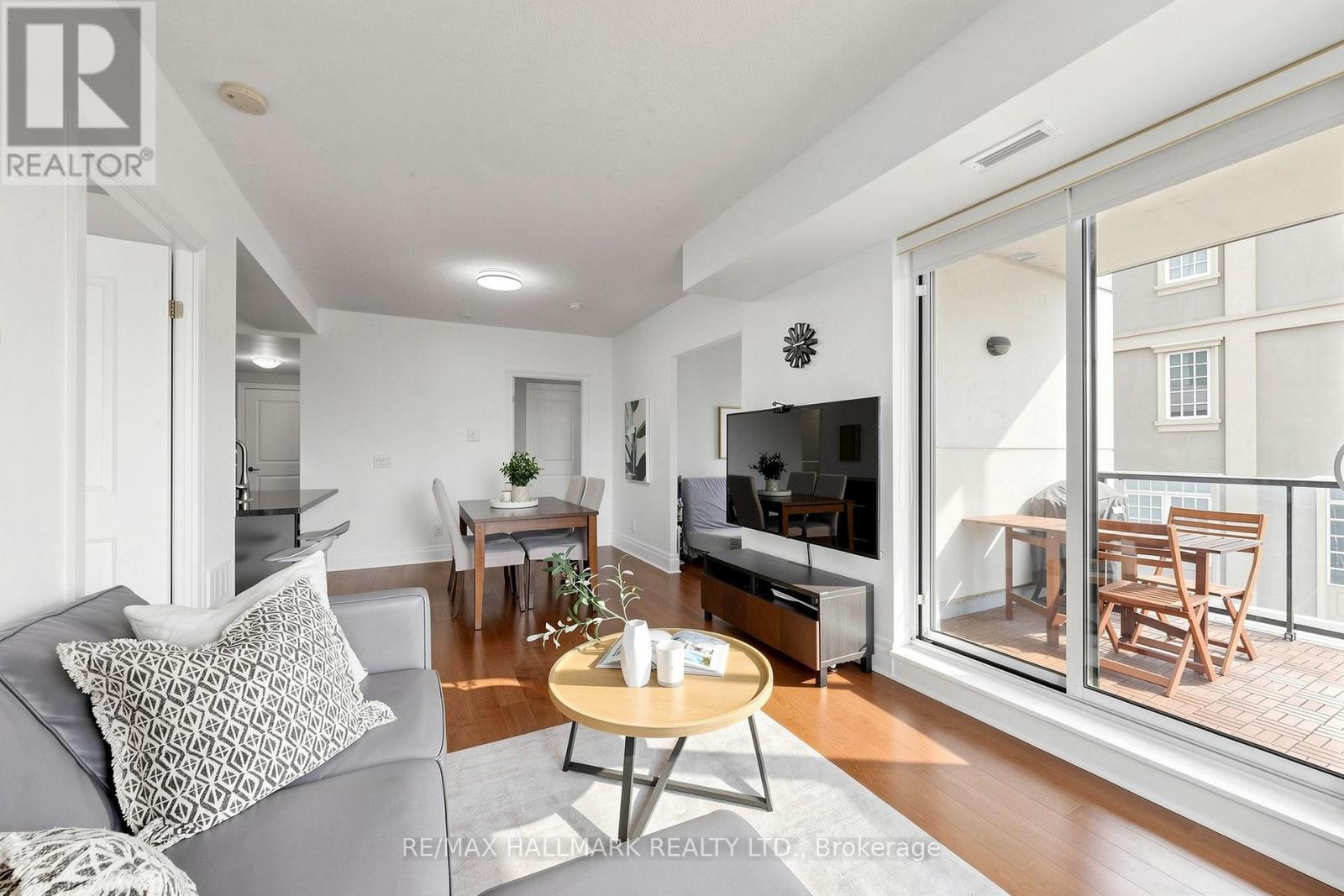 #203 151 UPPER DUKE CRESCENT - 9