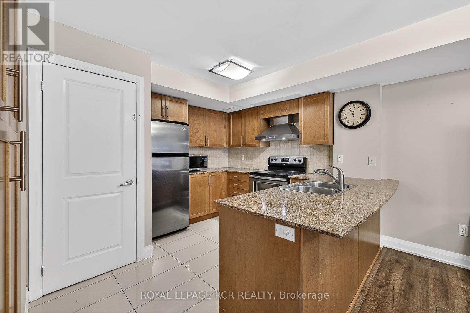 #138 326 JOHN STREET - 17