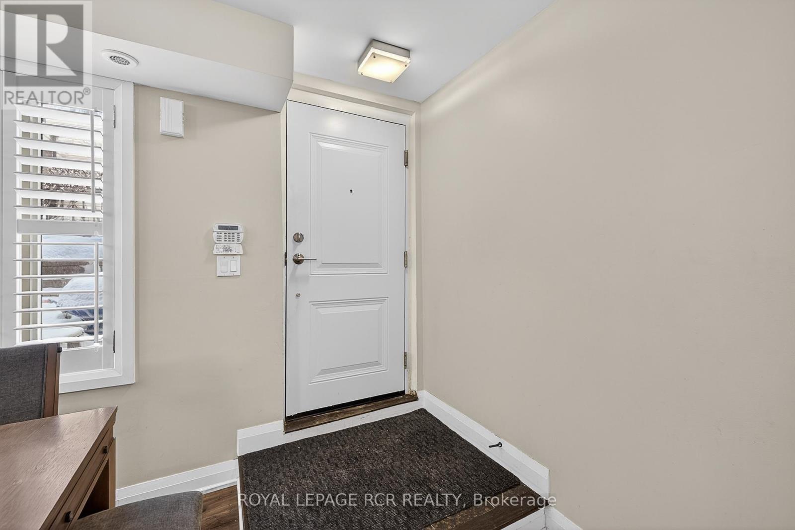 #138 326 JOHN STREET - 4