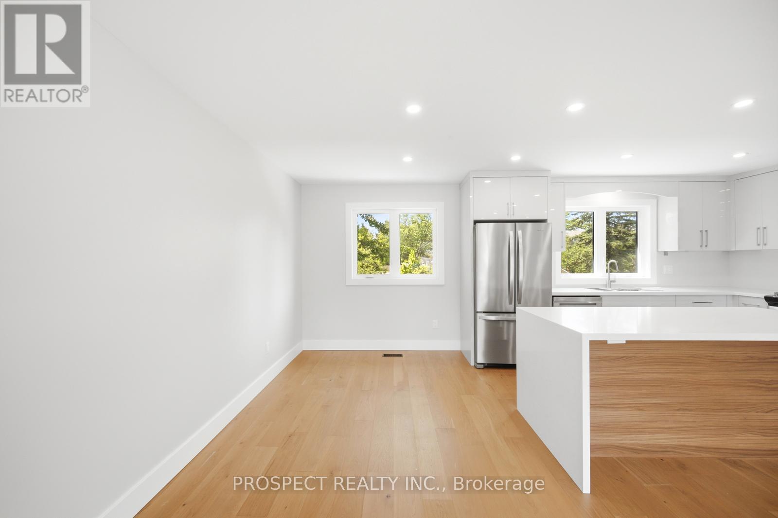 568 SIMCOE STREET - 15