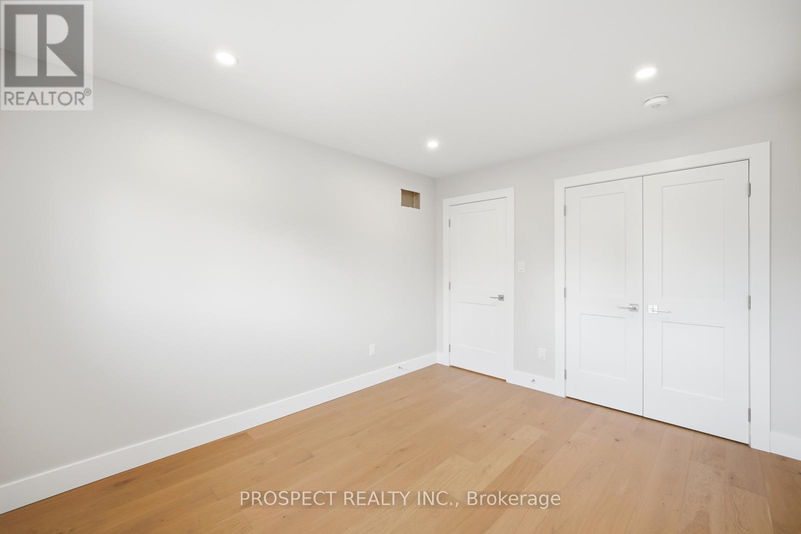 568 SIMCOE STREET - 22