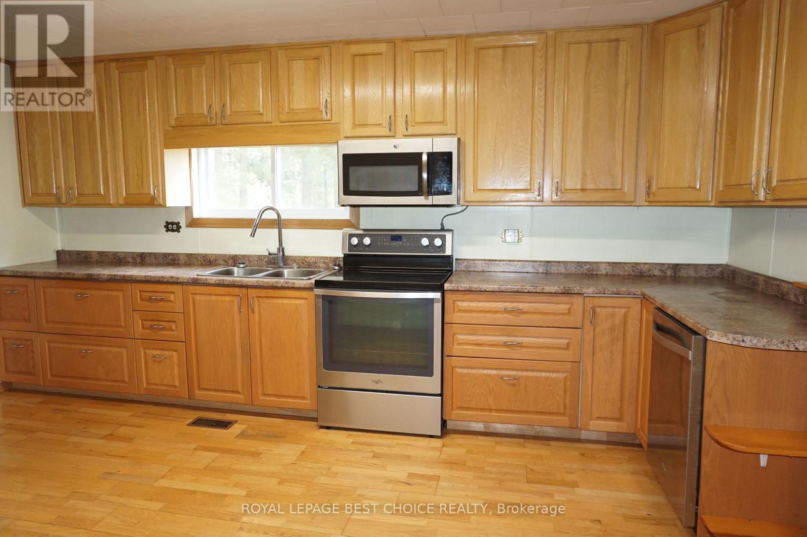 918008-918012 PORTAGE BAY ROAD - 4