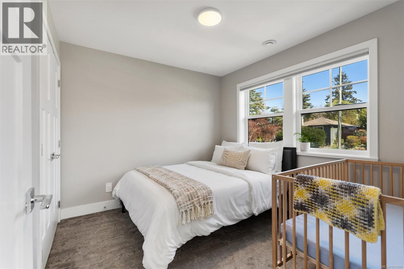 932 Arcadia St - 22