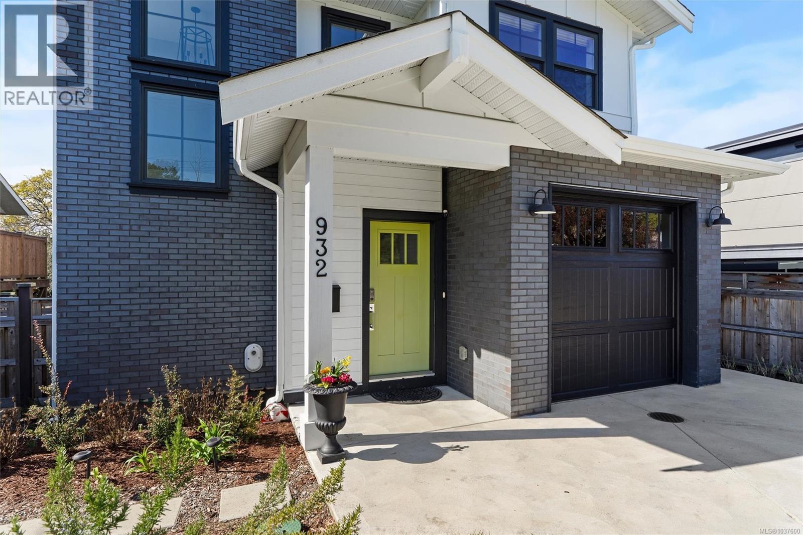 932 Arcadia St - 4