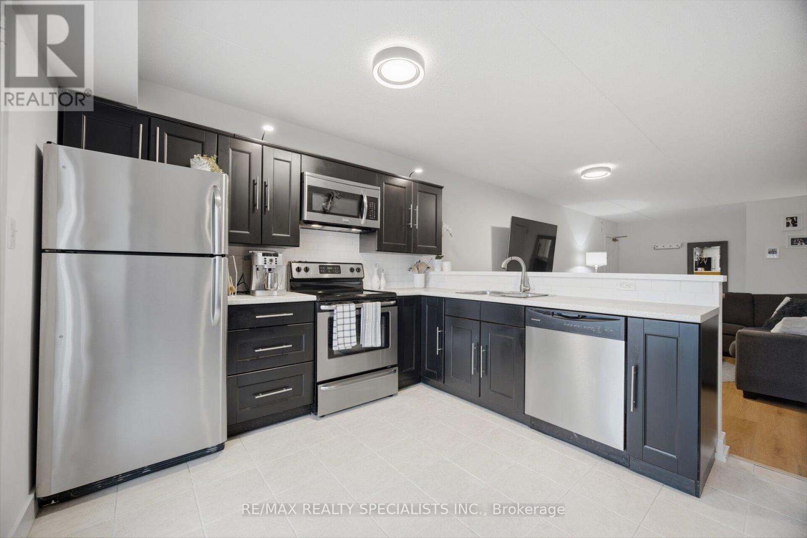 #305 4003 KILMER DRIVE - 12