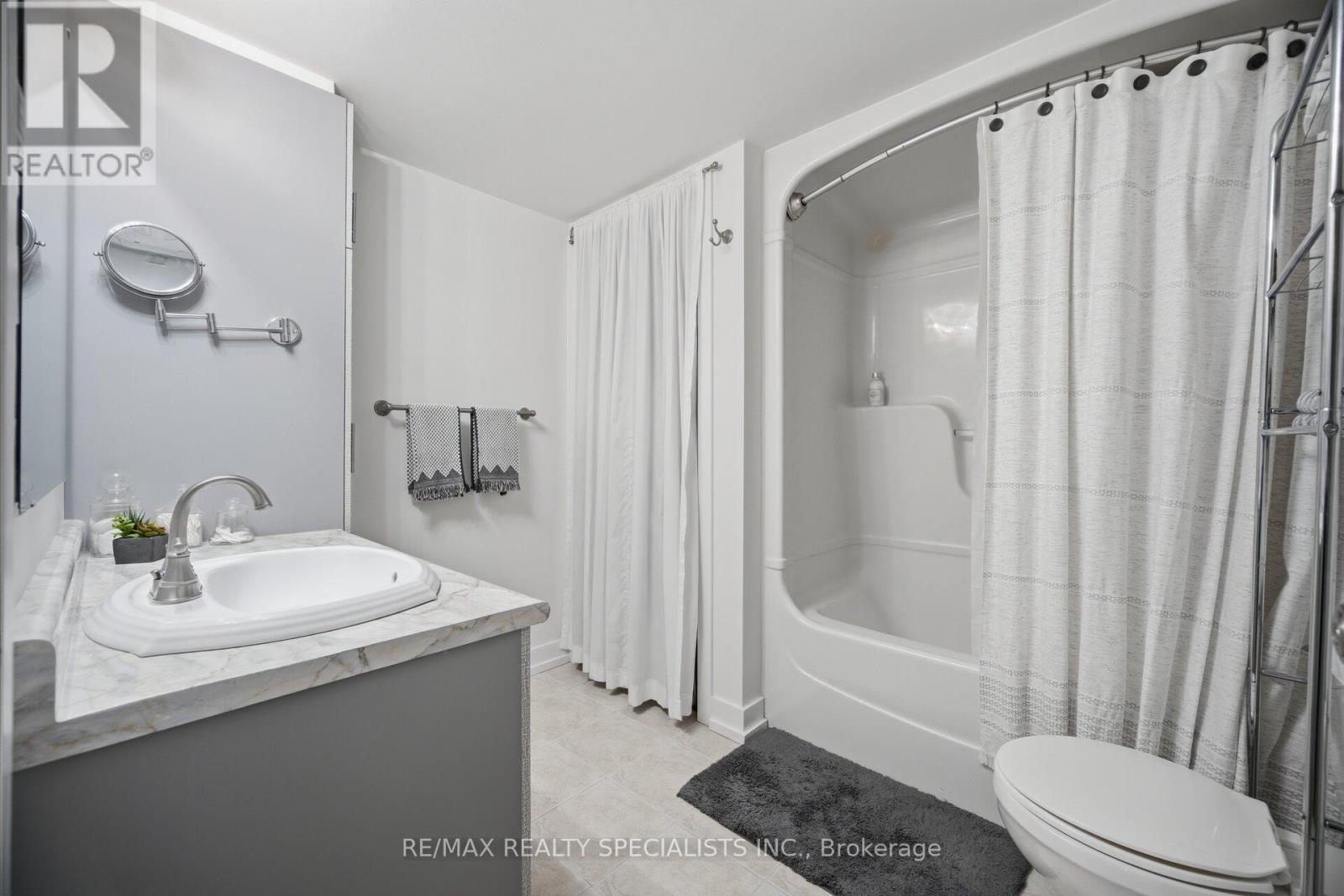#305 4003 KILMER DRIVE - 21