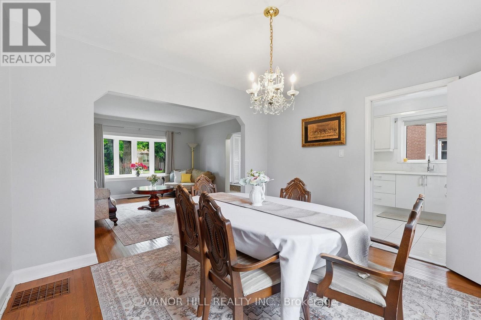 33 ROBINDALE AVENUE - 13