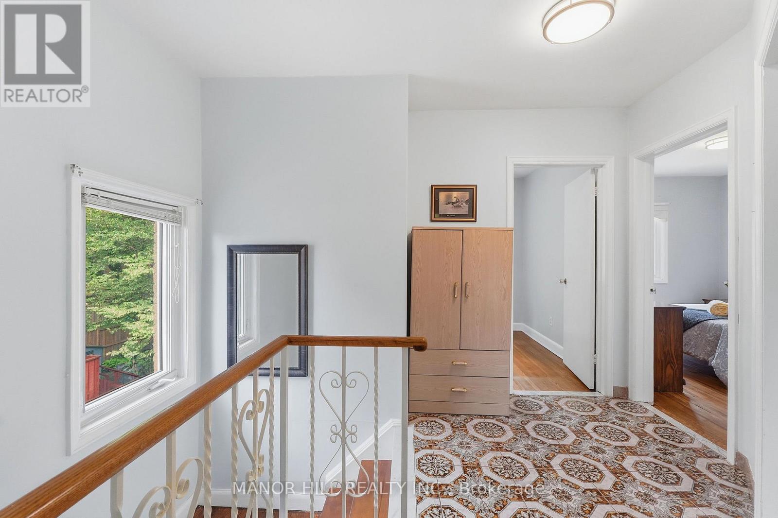 33 ROBINDALE AVENUE - 23
