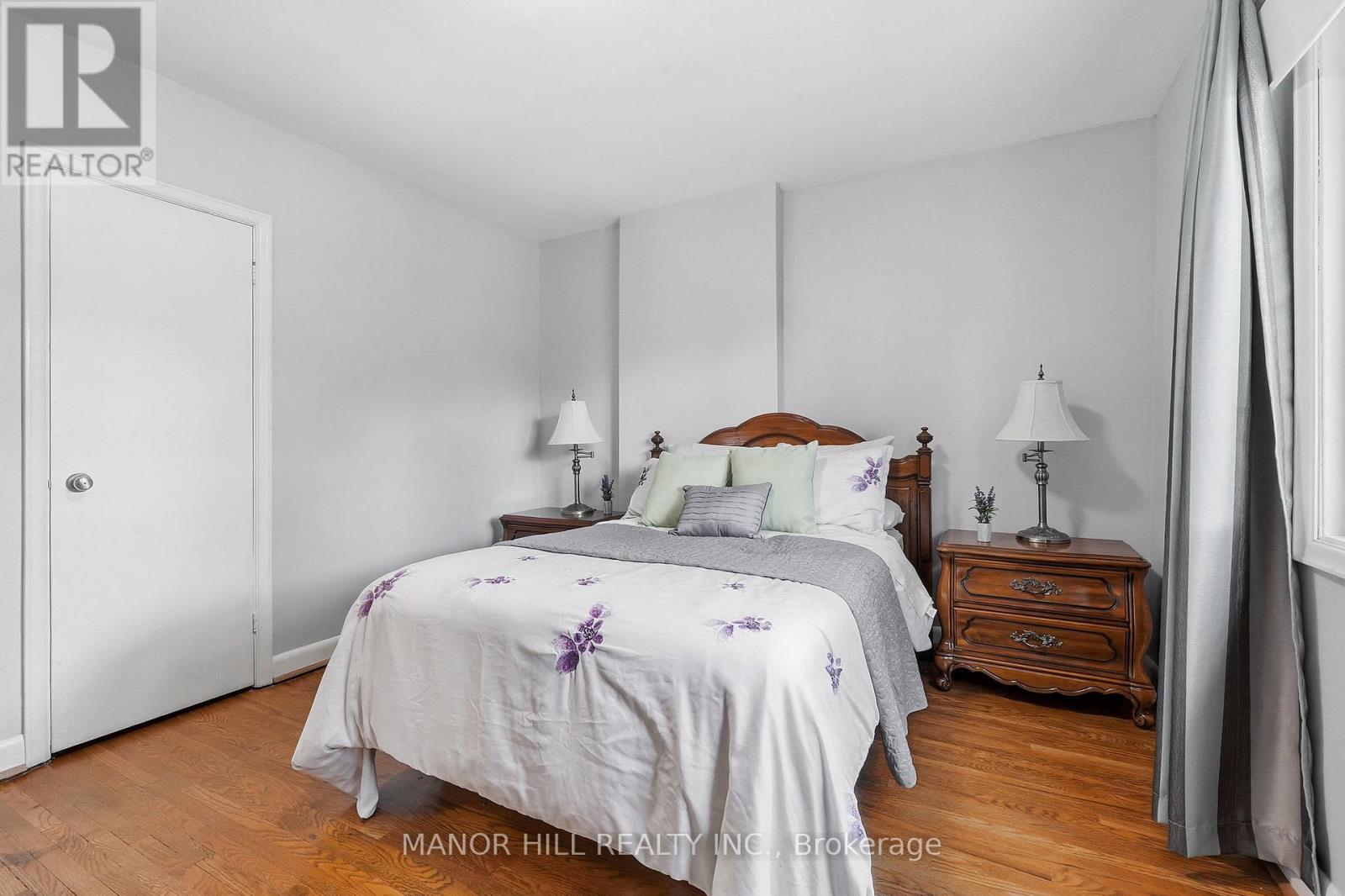 33 ROBINDALE AVENUE - 30