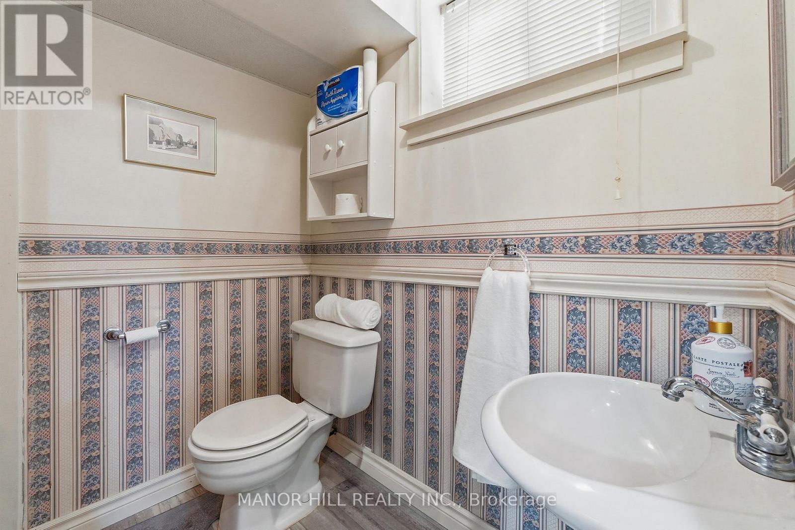 33 ROBINDALE AVENUE - 37