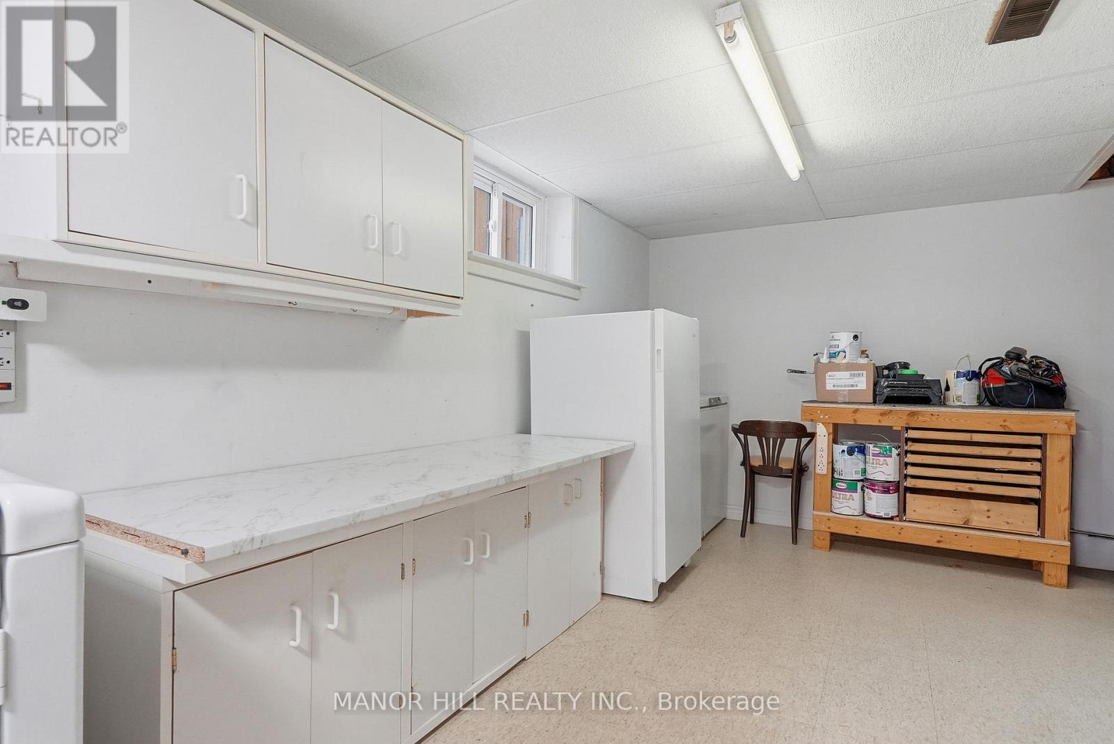 33 ROBINDALE AVENUE - 39