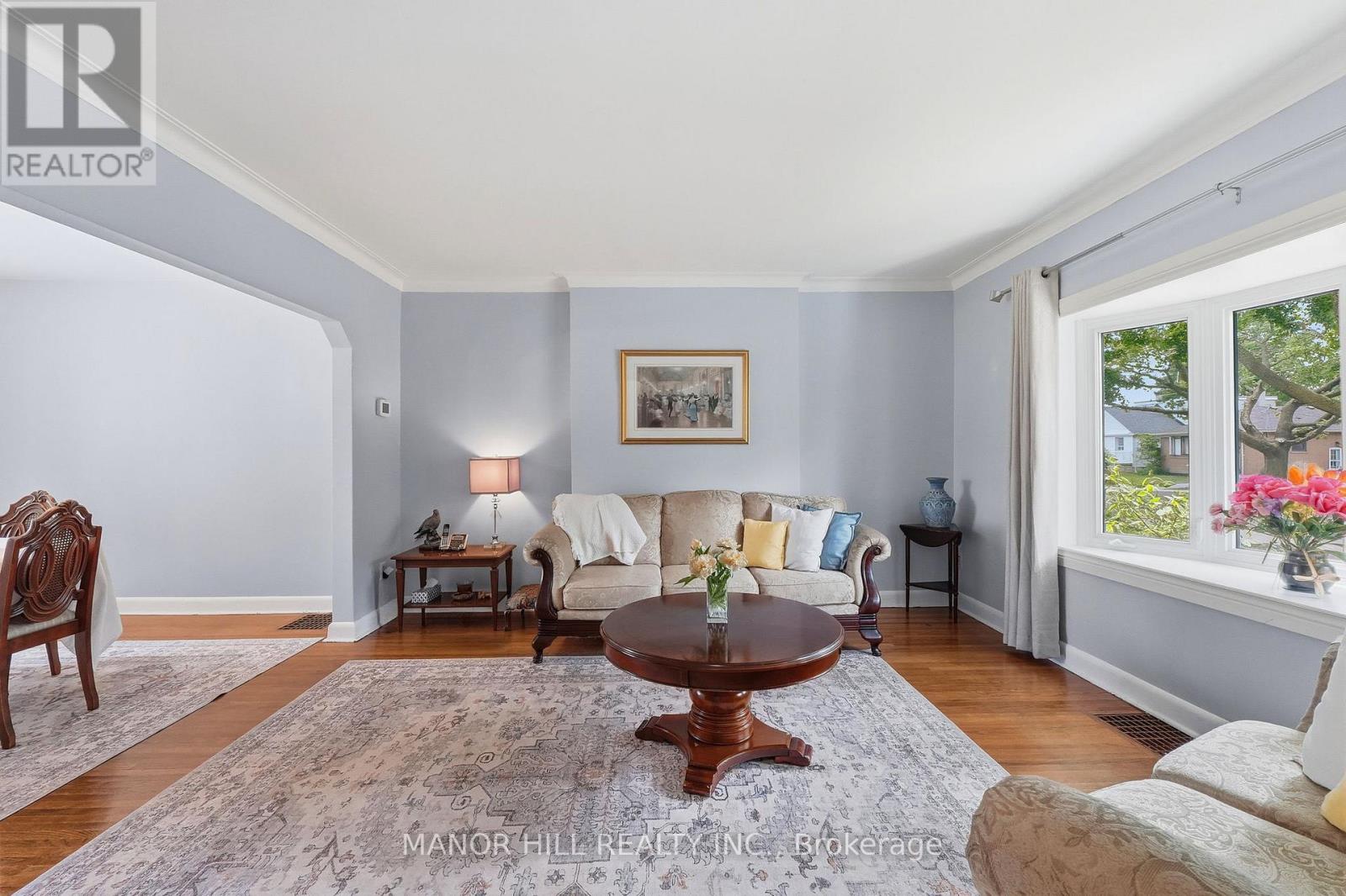 33 ROBINDALE AVENUE - 4