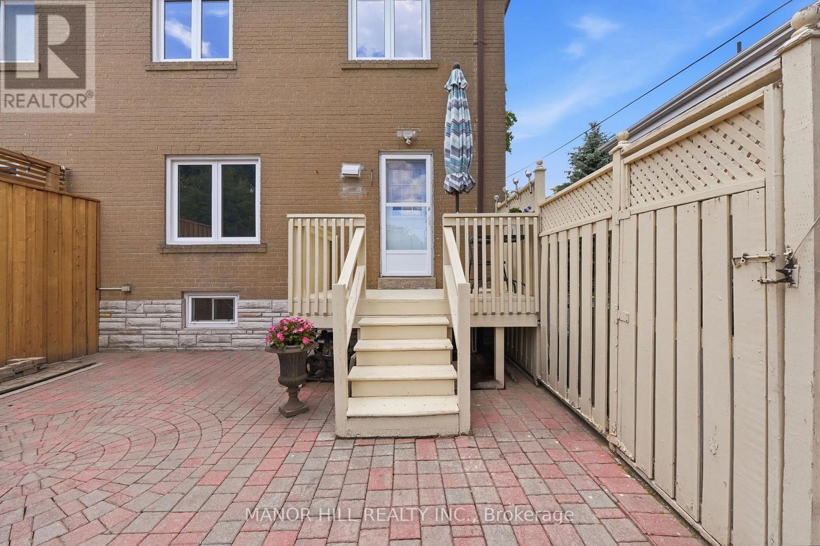 33 ROBINDALE AVENUE - 42