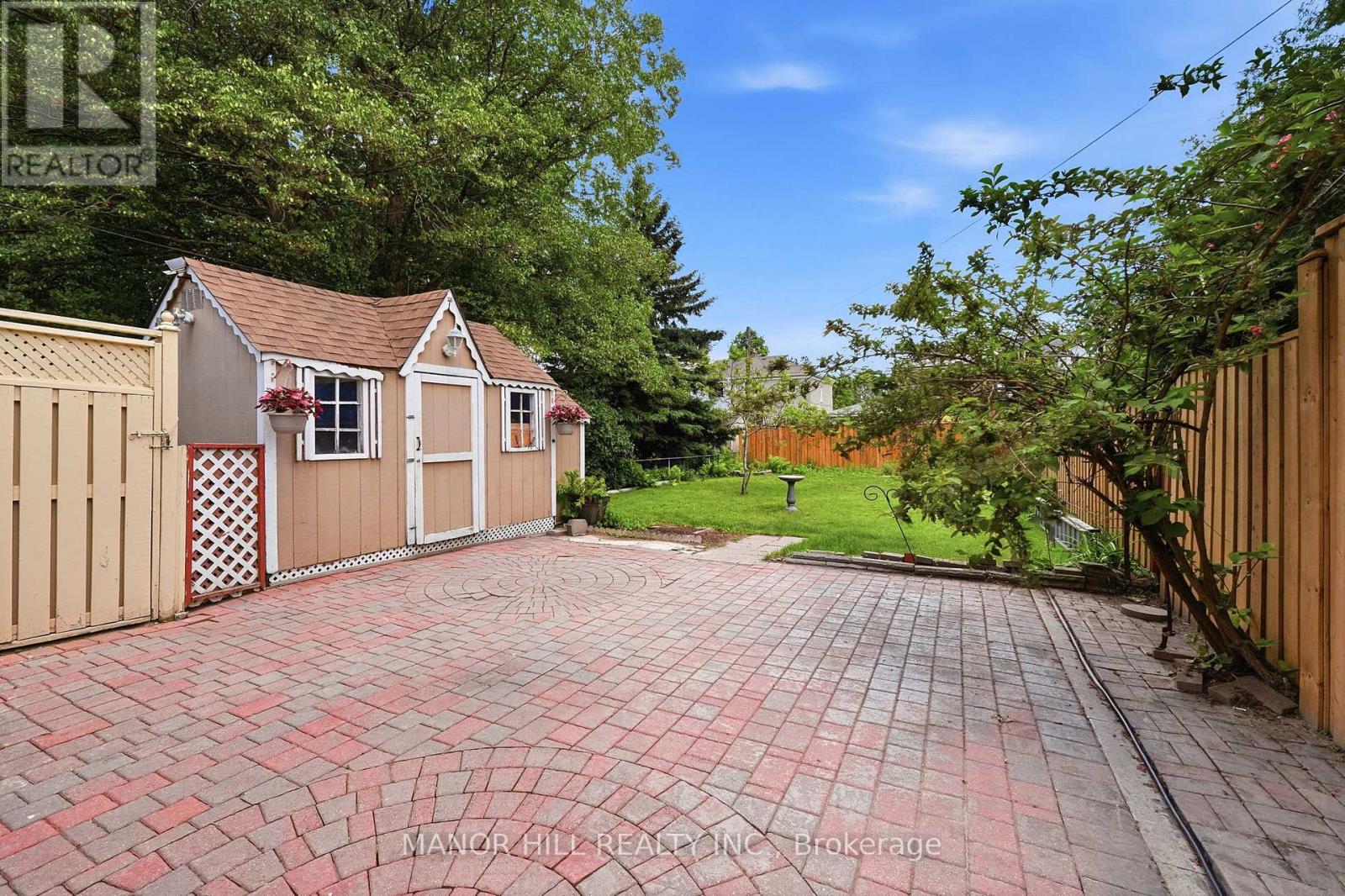33 ROBINDALE AVENUE - 45