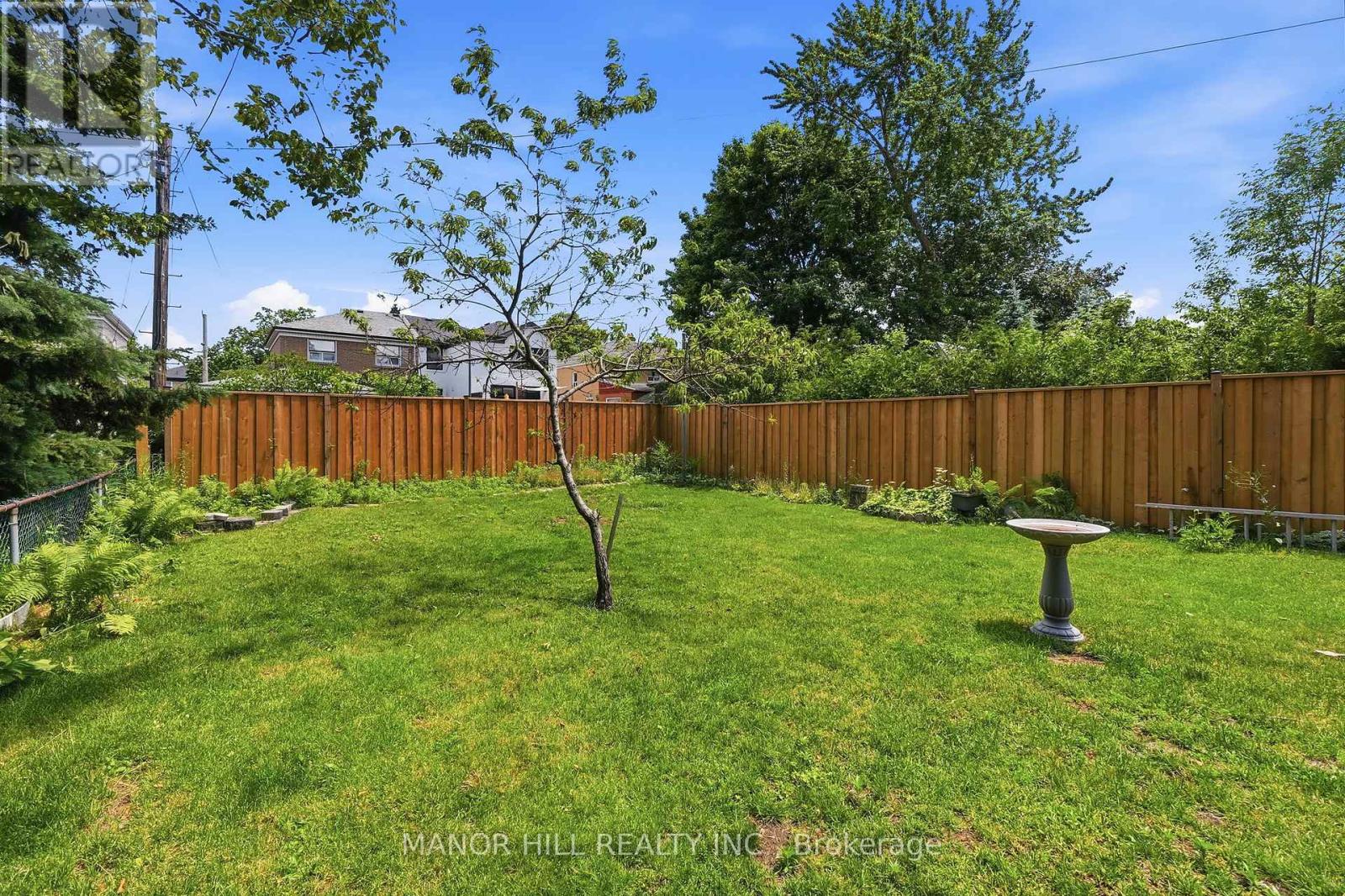 33 ROBINDALE AVENUE - 47