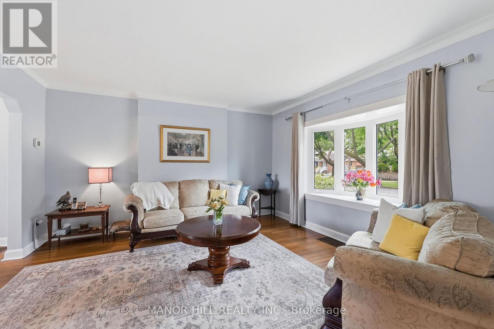 33 ROBINDALE AVENUE - 5