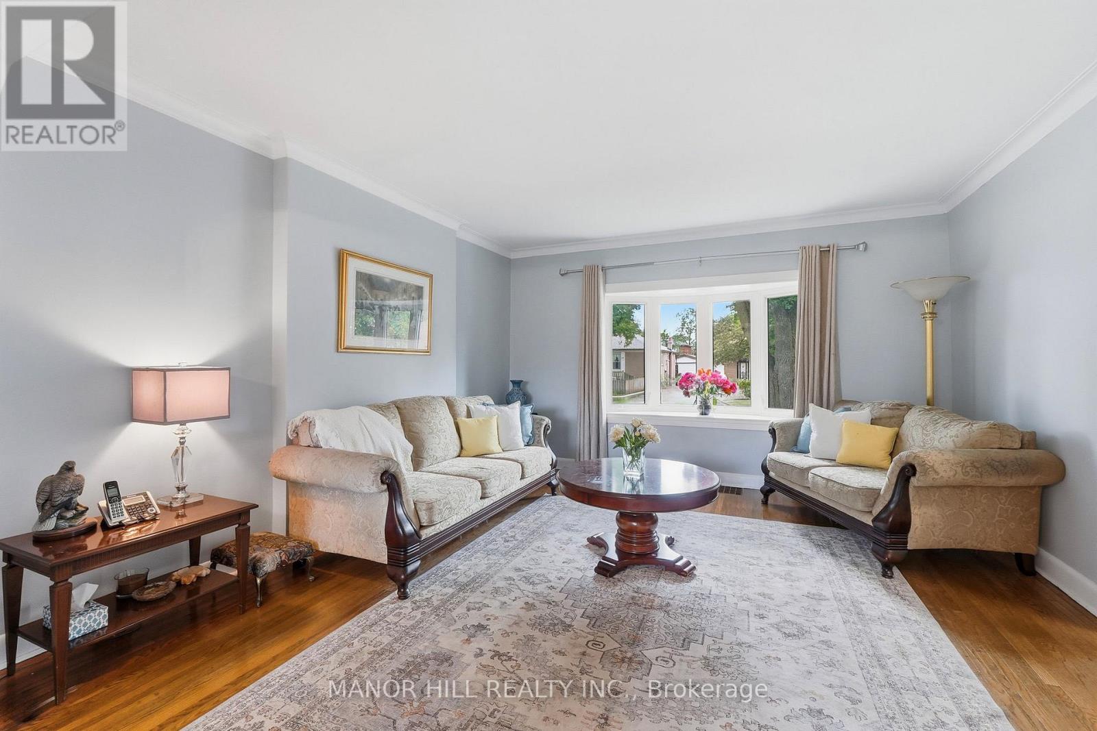 33 ROBINDALE AVENUE - 6