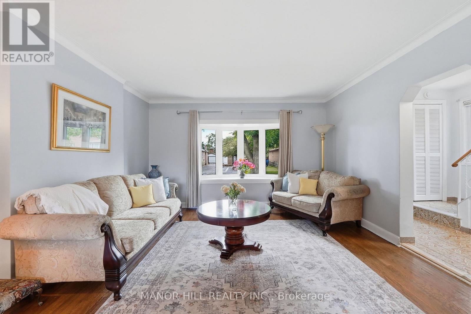 33 ROBINDALE AVENUE - 7